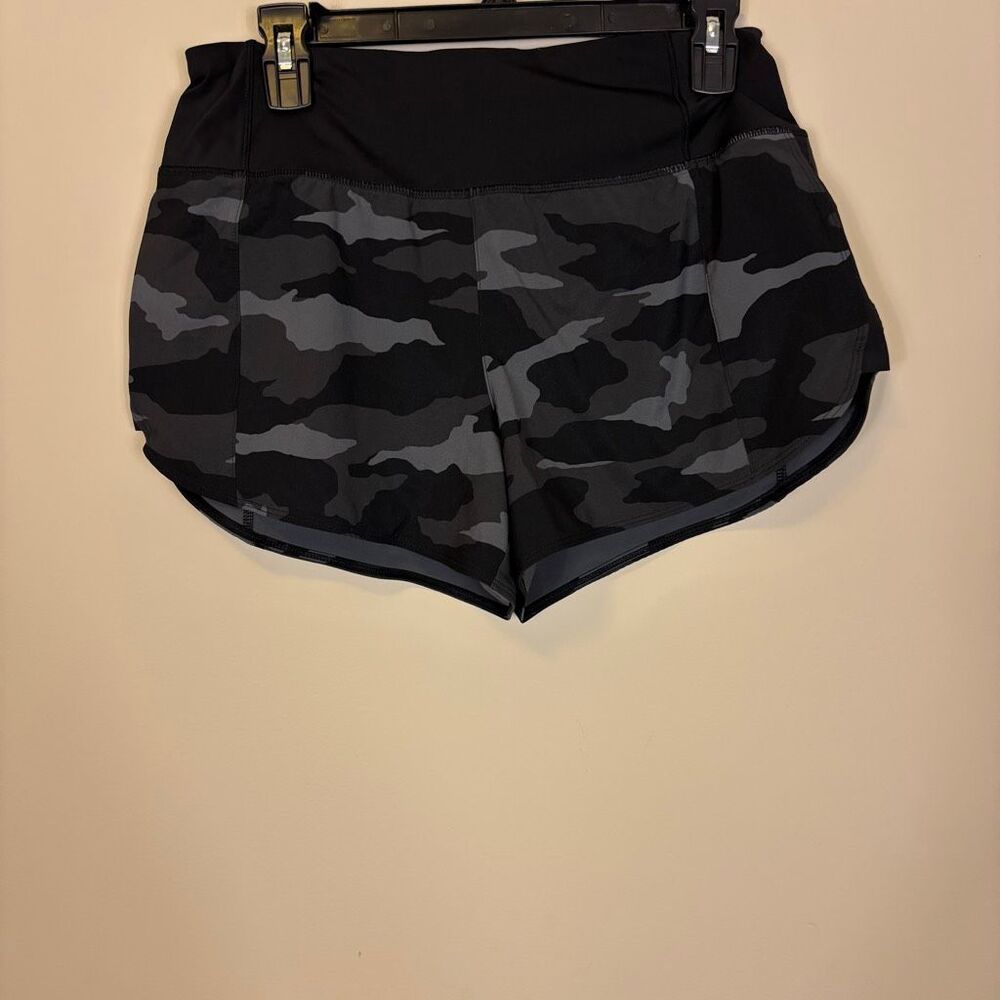 Athleta‎ Black & Grey Camo Print Athletic Shorts Lined Small